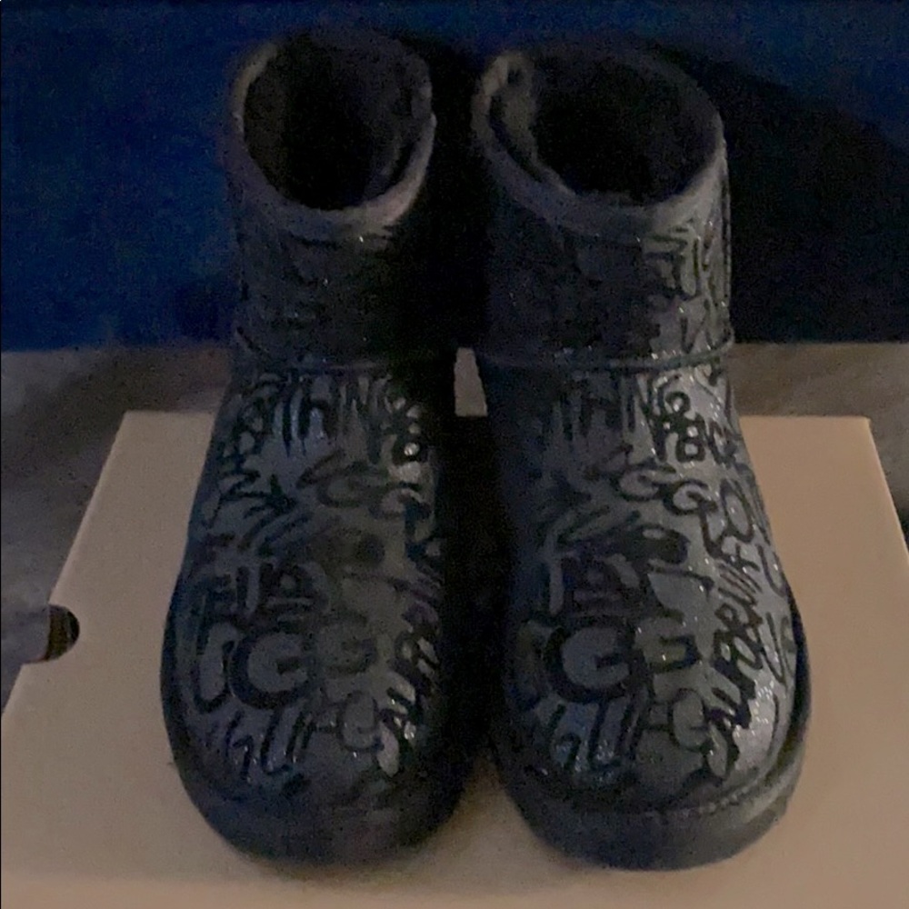 Ugh graffiti mini boots